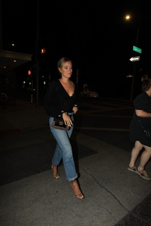 Kristine Leahy feet photo thumbnail