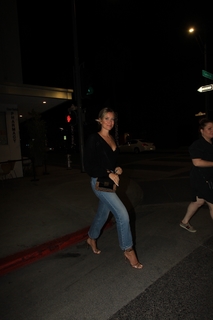 Kristine Leahy feet photo thumbnail