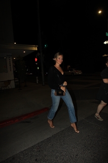 Kristine Leahy feet photo thumbnail