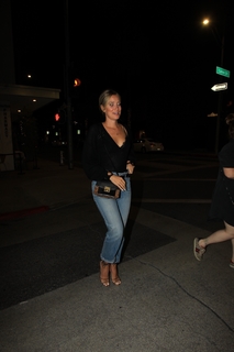 Kristine Leahy feet photo thumbnail