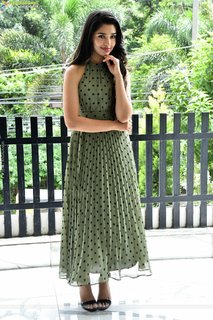 Krithi Shetty feet photo thumbnail