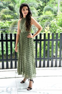 Krithi Shetty feet photo thumbnail