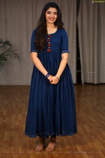 Krithi Shetty feet photo thumbnail