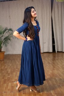 Krithi Shetty feet photo thumbnail