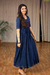 Krithi Shetty feet photo thumbnail