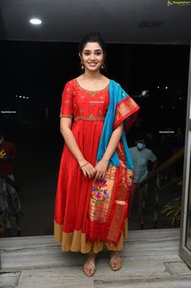 Krithi Shetty feet photo thumbnail