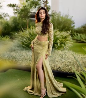 Krithi Shetty feet photo thumbnail