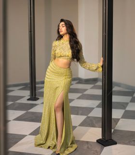 Krithi Shetty feet photo thumbnail