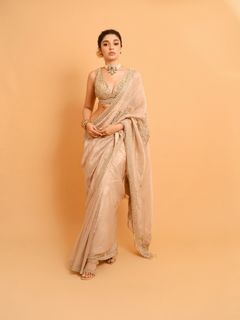 Krithi Shetty feet photo thumbnail