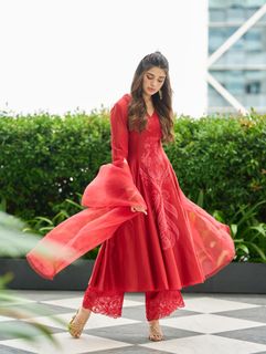 Krithi Shetty feet photo 3