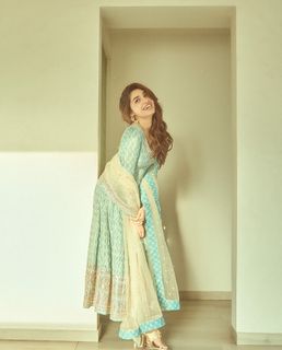 Krithi Shetty feet photo 14