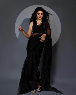 Krithi Shetty feet photo 12
