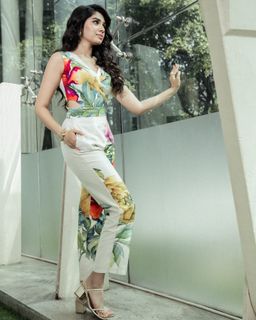 Krithi Shetty feet photo 11