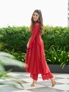 Krithi Shetty feet photo 10