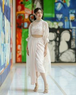 Krithi Shetty feet photo 7