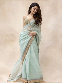 Krithi Shetty feet photo 4