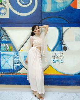 Krithi Shetty feet photo 8