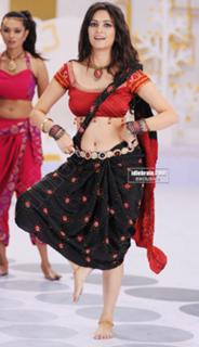 Kriti Kharbanda feet photo thumbnail