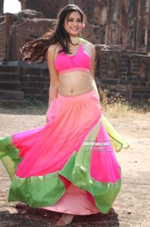 Kriti Kharbanda feet photo thumbnail
