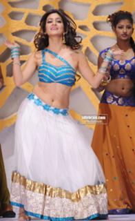 Kriti Kharbanda feet photo thumbnail