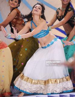 Kriti Kharbanda feet photo thumbnail
