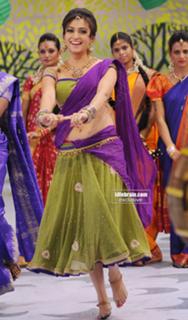 Kriti Kharbanda feet photo thumbnail