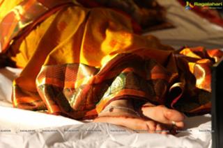 Kriti Kharbanda feet photo thumbnail