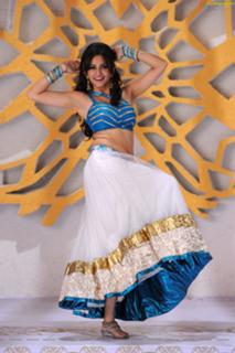 Kriti Kharbanda feet photo thumbnail