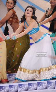 Kriti Kharbanda feet photo thumbnail