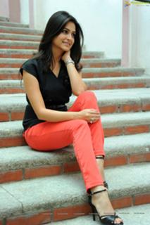 Kriti Kharbanda feet photo thumbnail