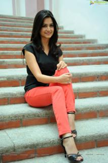Kriti Kharbanda feet photo thumbnail