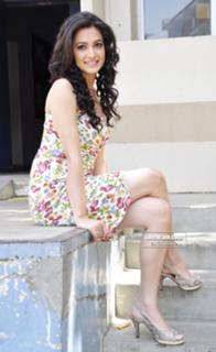 Kriti Kharbanda feet photo thumbnail