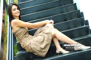 Kriti Kharbanda feet photo thumbnail