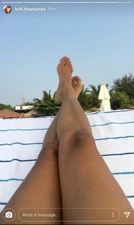 Kriti Kharbanda feet photo thumbnail