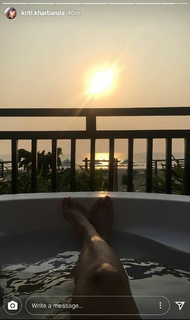 Kriti Kharbanda feet photo thumbnail