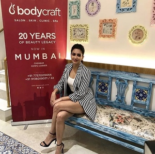 Kriti Kharbanda feet photo thumbnail