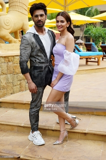 Kriti Kharbanda feet photo thumbnail