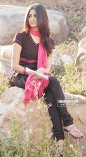 Kriti Kharbanda feet photo thumbnail