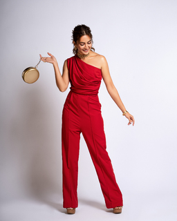 Kriti Kharbanda feet photo thumbnail