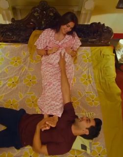 Kriti Kharbanda feet photo thumbnail