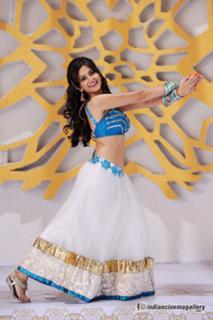 Kriti Kharbanda feet photo thumbnail