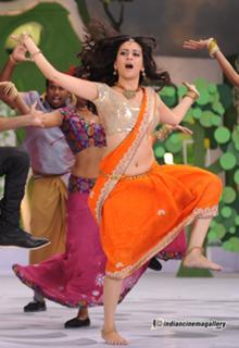 Kriti Kharbanda feet photo thumbnail