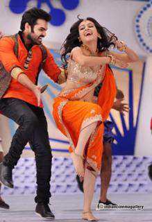Kriti Kharbanda feet photo thumbnail