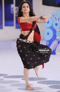 Kriti Kharbanda feet photo thumbnail