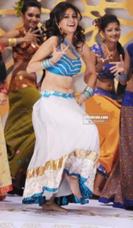 Kriti Kharbanda feet photo thumbnail