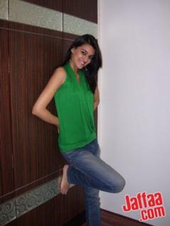 Kriti Sanon feet photo thumbnail