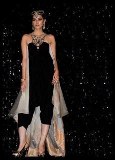 Kriti Sanon feet photo thumbnail