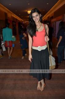 Kriti Sanon feet photo thumbnail
