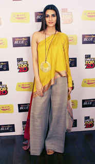 Kriti Sanon feet photo thumbnail