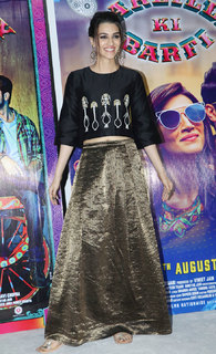Kriti Sanon feet photo thumbnail